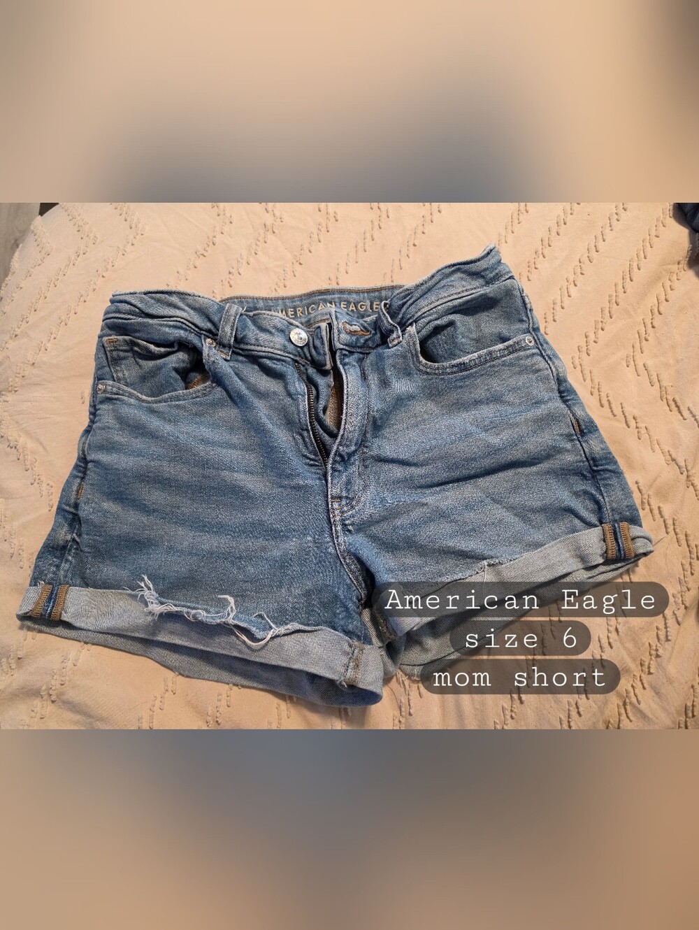 American Eagle Outfitters Light Blue Denim Mom Shorts with Rolled Hem - Picture 1 of 1